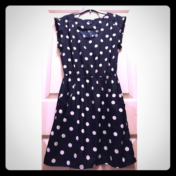 GAP Dresses & Skirts - 👛 GAP Polka Dot Shift Dress w/Elastic Waist